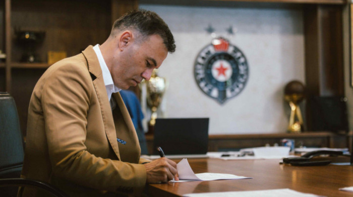 Natho zvanično potpisao: Partizan čuva svog veterana