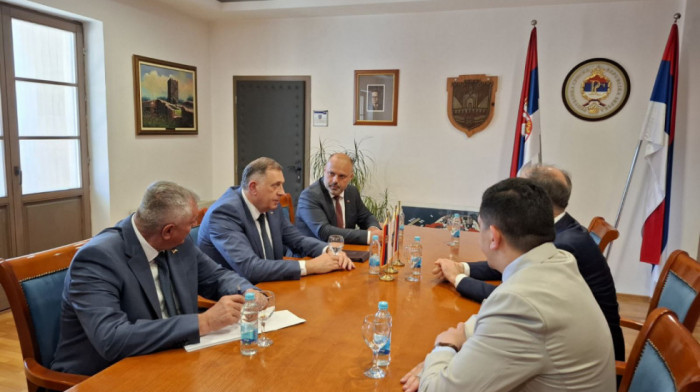 "Nastavljamo sa idejom zajedništva": Macut i Dodik održali govore posle sastanka u Višegradu