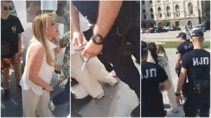 Incident ispred Skupštine: Poslanica htela nožem da iseče transparent studenata iz Pionirskog parka