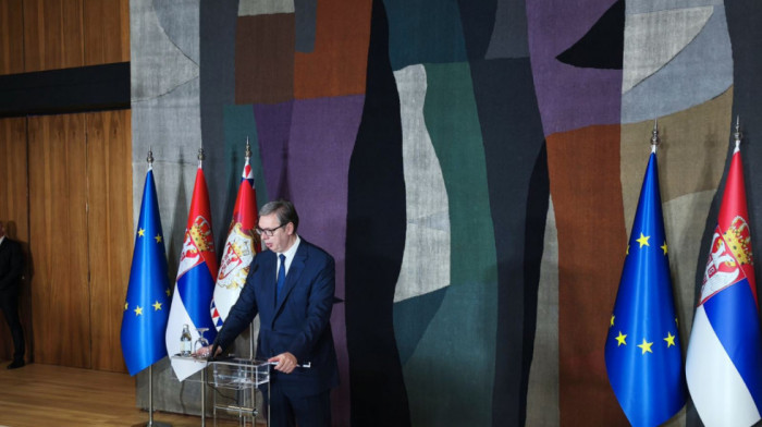 Vučić: Prekršili izbornu tišinu, maltretiraju ljude na ulicama Kosjerića i Zaječara