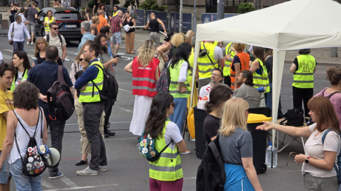 Ispred Vlade Srbije nastavljen protest neformalne grupe zaposlenih na univerzitetu