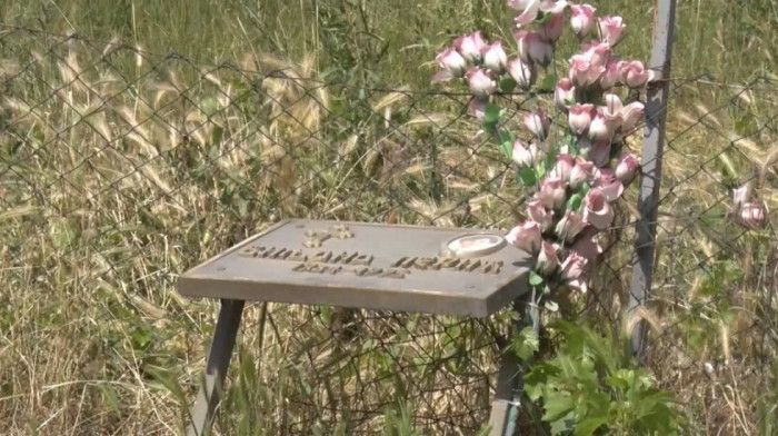 Albanac u Gračanici uklonio spomen ploču stradaloj srpskoj devojčici