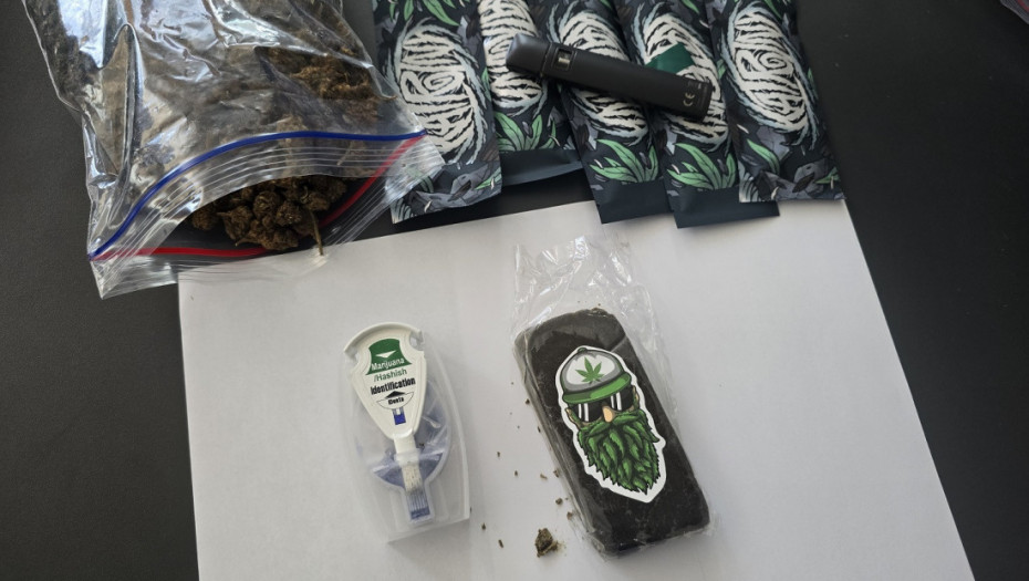 Carinici zaplenili pošiljku: Marihuana stigla poštom u Beograd i Niš