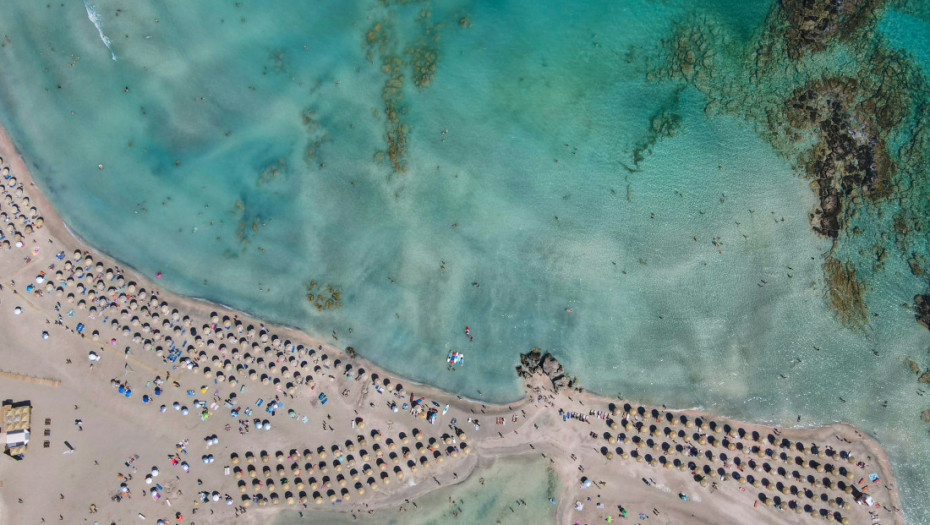 "Poljubac smrti" za najlepšu grčku plažu u Evropi: Masovni turizam narušio sve ono po čemu je plaža bila poznata