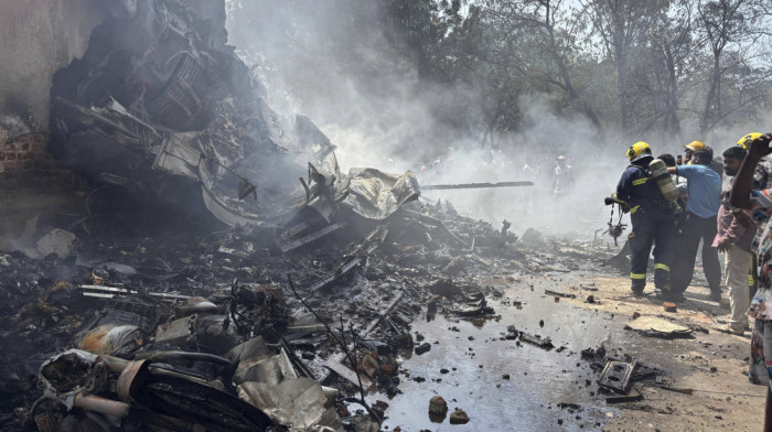 Uzrok avionske nesreće u Indiji: Istražitelji preuzeli podatke iz crne kutije boinga 787 koji se srušio 12. juna