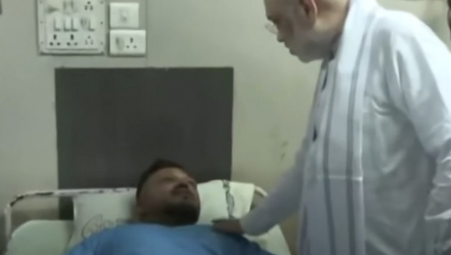 "Kad nas je pozvao, bio je najviše zabrinut za brata": Šta se zna o putniku koji je jedini preživeo pad aviona u Indiji