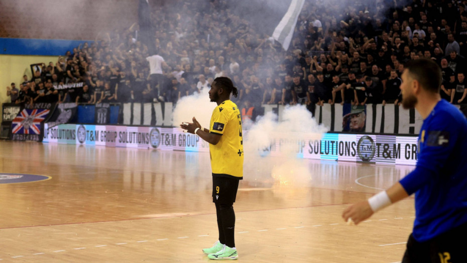 Partizan dužan da plati novac EHF i isprazni tribine: Crno-beli kažnjeni zbog nereda protiv AEK-a