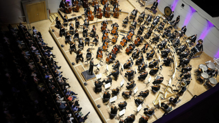 Četiri osobe optužene u Parizu: Bacali dimne bombe u dvorani za vreme koncerta izraelske filharmonije