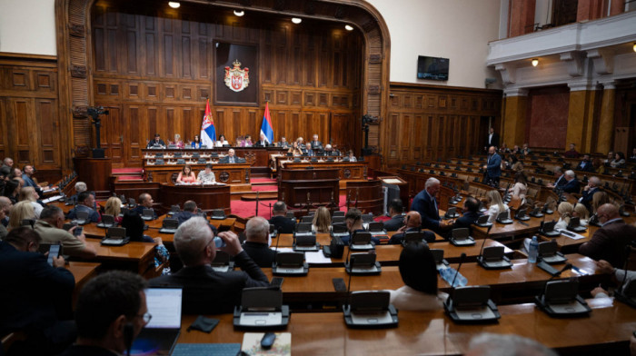 Poslanici nastavili raspravu o amandmanima na medijske zakone