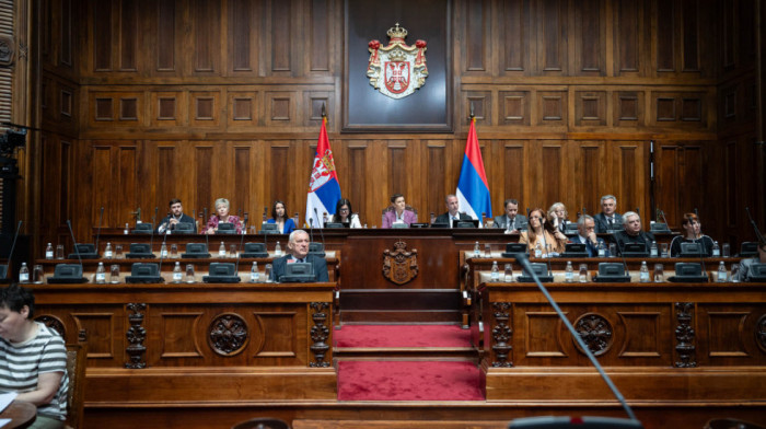 Poslanici Skupštine Srbije danas glasaju o "zakonu o legalizaciji": Na dnevnom redu i drugi predlozi