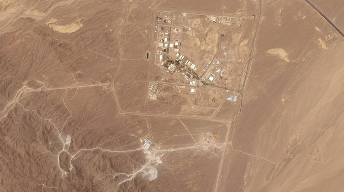 Ogromne rupe u planini: Prvi satelitski snimci štete od američkog "tajnog oružja" na iranskom postrojenju (FOTO)