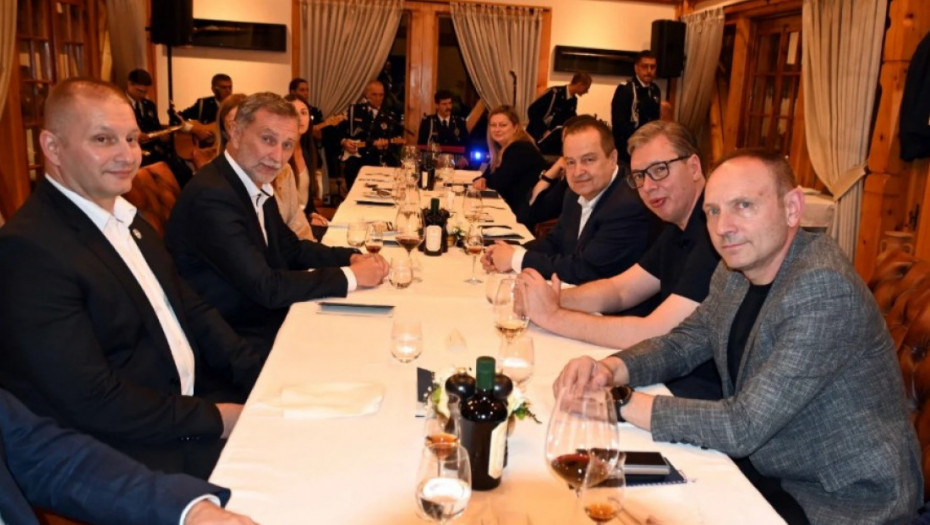 Vučić se sastao sa direktorom mađarske policije Janošom Balogom