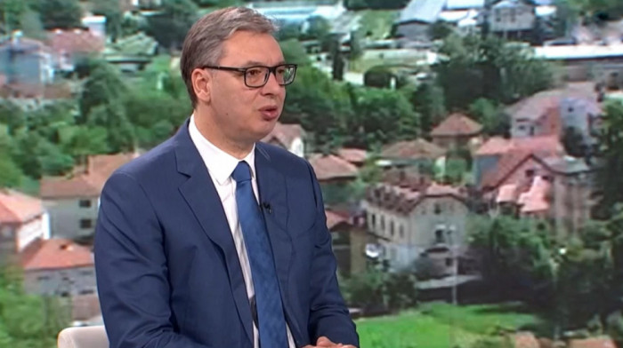 Vučić: Srbija na dobrom putu, penzije će biti značajno više uvećane nego plate