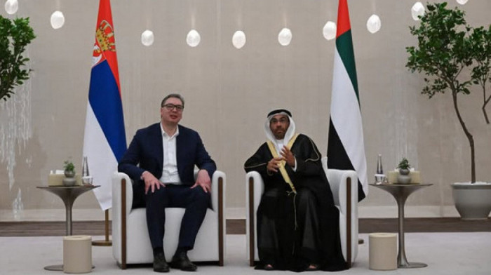 Vučić stigao u Abu Dabi, počinje radnu posetu UAE