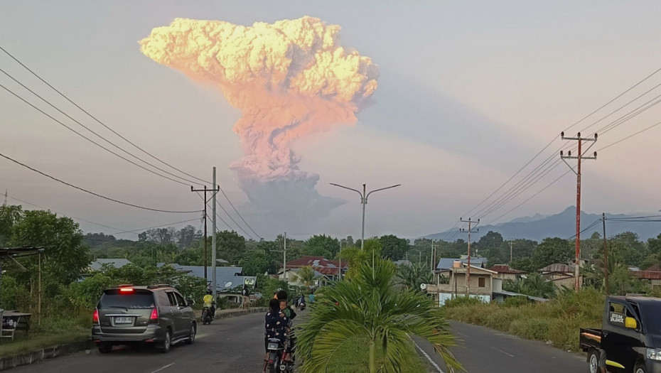 Nekoliko letova za Bali otkazano ili odloženo zbog erupcije vulkana Levotobi Laki-Laki