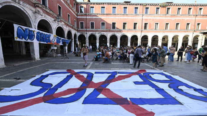 Protesti u Veneciji zbog venčanja Bezosa: Stanovnici ne žele "igralište bogatih" u svom gradu