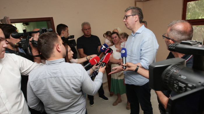 Vučić: Ići ćemo na izmene Ustava tako da se izvršenja ne mogu vršiti na kući ili stanu