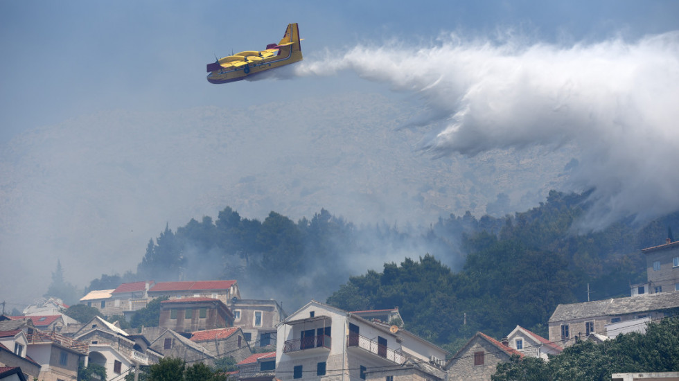 Veliko nevreme u Dalmaciji: Udari groma izazvali nekoliko požara
