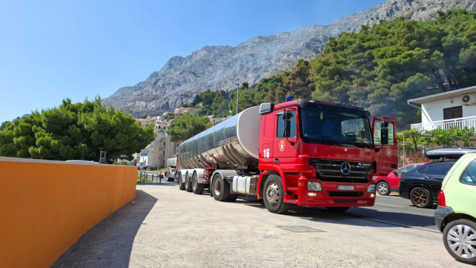 Ugašen požar u Splitu: Vatrogasci gasili dva hekatara trave i niskog rastinja koje je zahvatila vatra