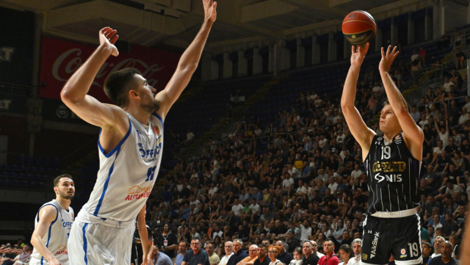 Poveo Partizan u finalu KLS: "Parni valjak" samleo Spartak
