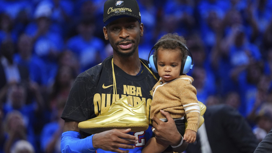 Šej Gildžes Aleksander objedinio dve najvažnije MVP titule i ušao u istoriju NBA