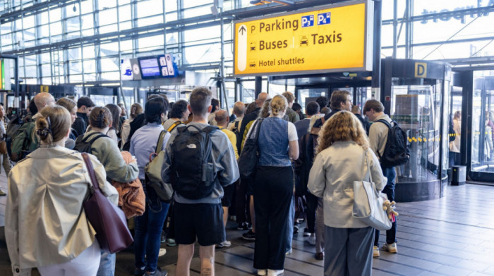 Novi problem sa vozovima ka i sa aerodroma Šipol, danas ne radi signalizacija