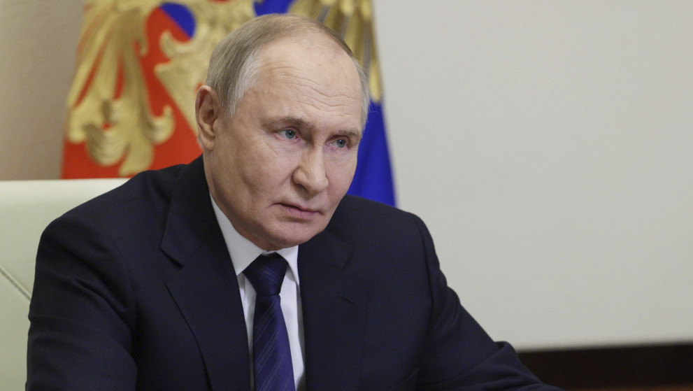 Putin: Vozila vladinih agencija koja su povučena iz upotrebe biće poslata na front
