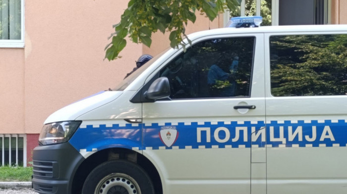 Stena pala na automobil u Foči, poginuo suvozač