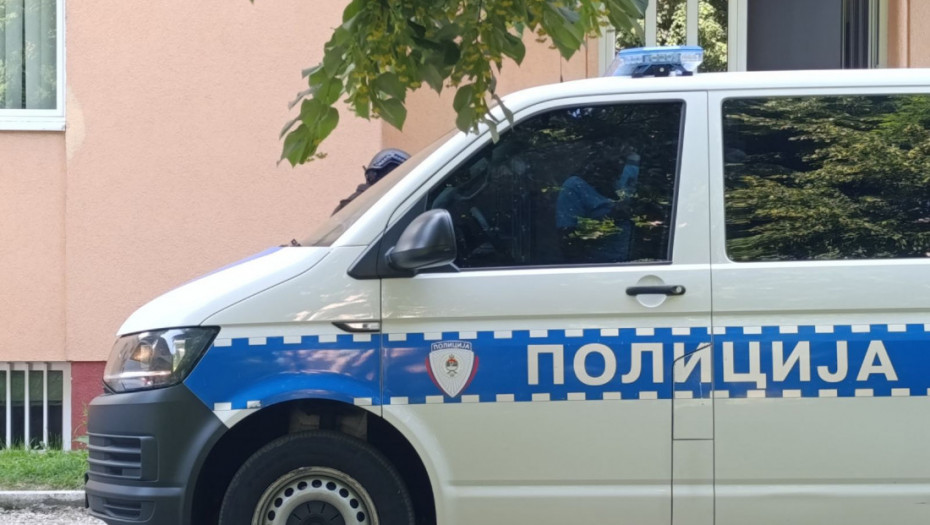 Stena pala na automobil u Foči, poginuo suvozač
