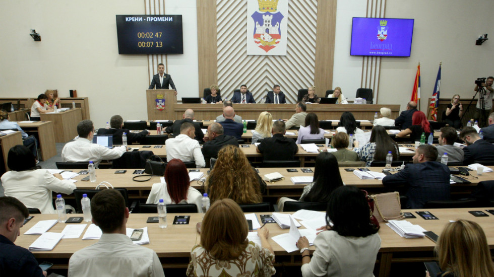 Porodice sa decom ponovo će imati pravo na đačku pomoć – ko će sve moći da je ostvari i kakvi su uslovi?