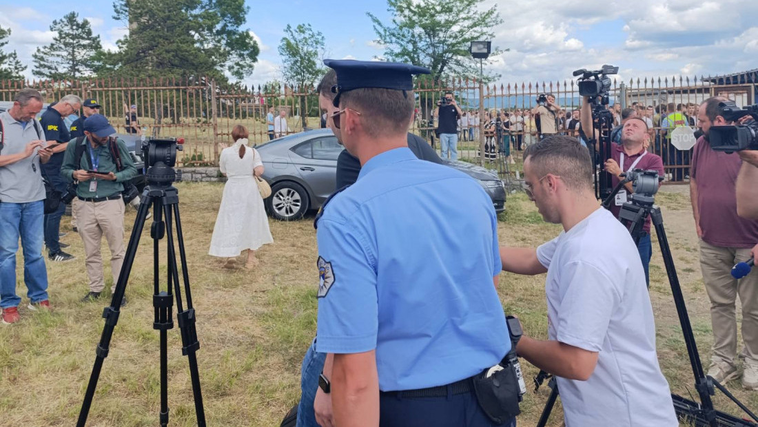 Kosovska policija privela najmanje devet osoba po završetku parastosa na Gazimestanu