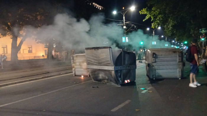 JKP "Gradska čistoća" osuđuje neodgovorno i vandalsko ponašanje učesnika protesta