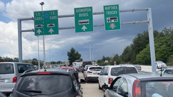 AMSS izdao hitno upozorenje za vozače: Oprez, vrućina može biti kobna za volanom, zaštitite se na putu