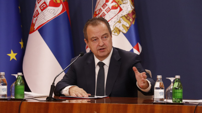 Dačić: Blokada saobraćajnica nije dozvoljena, građani da poštuju zakon i upozorenja policije