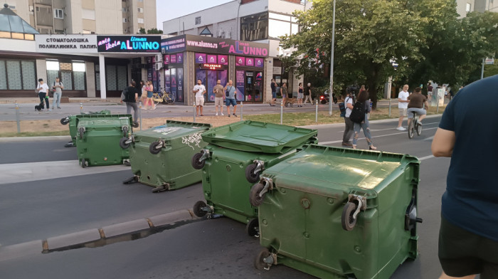 U Novom Sadu ulice prohodne, u Čačku ponovo blokirane dve raskrsnice
