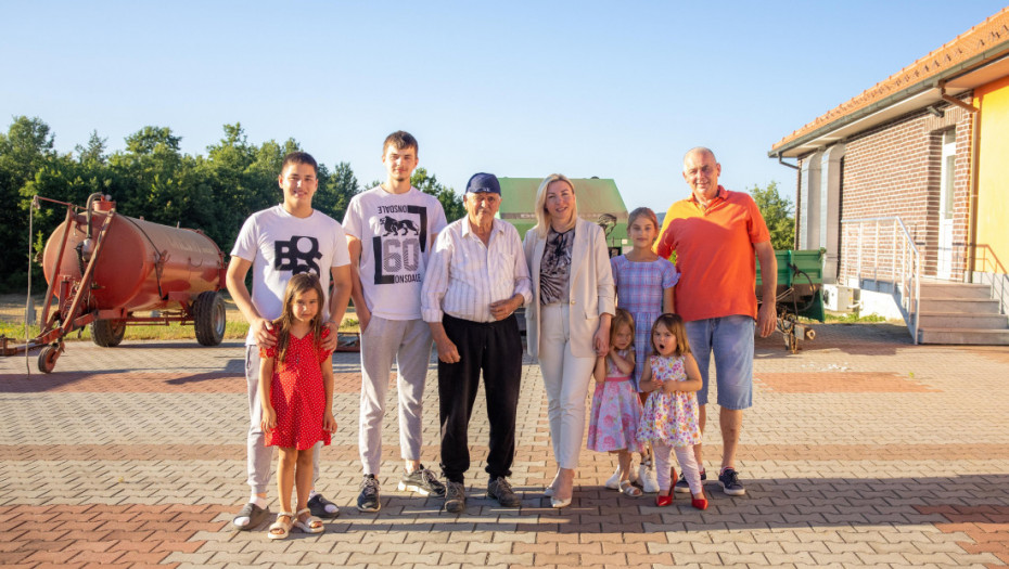 Aleksandra i Milija imaju 11 dece, vratili su se iz Rusije u selo kraj Užica: Sami proizvode gotovo svu svoju hranu