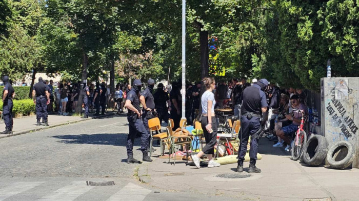 Prekinute blokade raskrasnica u Čačku, u Zemunu policija omogućava saobraćaj