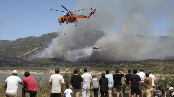 Besne šumsaki požari u Turskoj: Više od 50.000 ljudi evakuisano, na terenu helikopteri, avioni, vatrogasna vozila