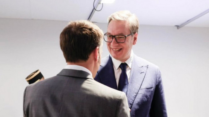 Vučić se u Sevilji sastao sa Makronom: Razgovorali o evropskom putu Srbije i jačanju odnosa sa Francuskom