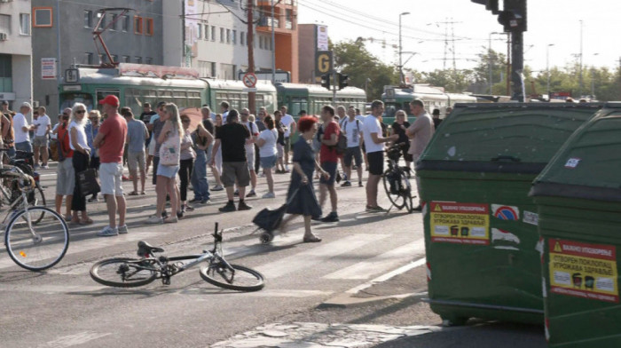 Saobraćaj u Beogradu: Ulice uglavnom prohodne, ponovo blokiran ugao Ulice Jurija Gagarina i Gandijeve