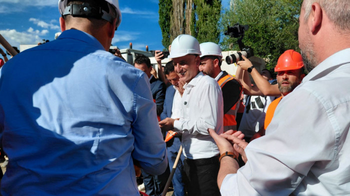 Kurti položio kamen-temeljac za dva mosta u Kosovskoj Mitrovici