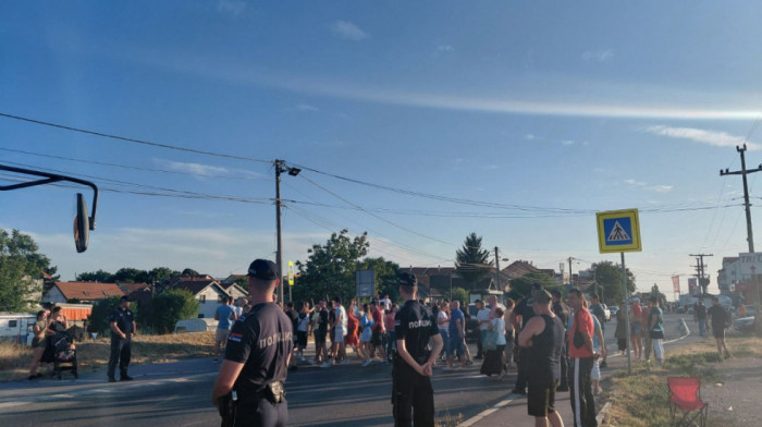 Ponovo blokade u Beogradu i drugim gradovima u Srbiji: Sporadični incidenti na ulicama, najveći bio u Zemunu