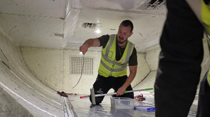 Zmija u avionu odložila let u Australiji, skrivala se u tovarnom delu