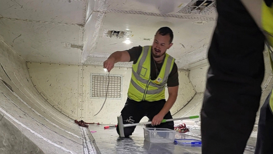 Zmija u avionu odložila let u Australiji, skrivala se u tovarnom delu