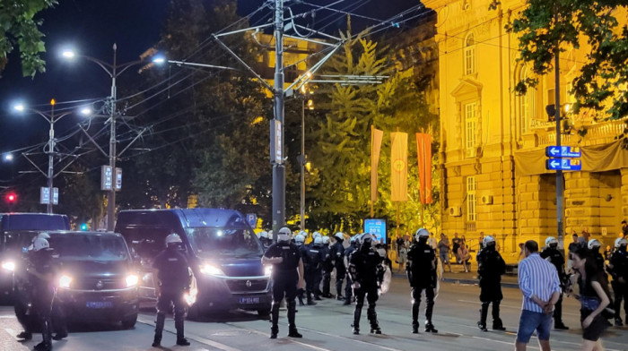 MUP: Policija nije ušla u prostorije Pravnog fakulteta, privedene 23 osobe