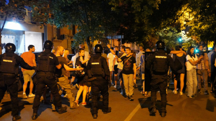 Kakva je danas situacija ispred Pravnog fakulteta nakon sinoćnjih incidenata