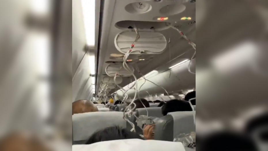 Drama na letu: Naglo spuštanje aviona prestravilo putnike, neki padali u nesvest