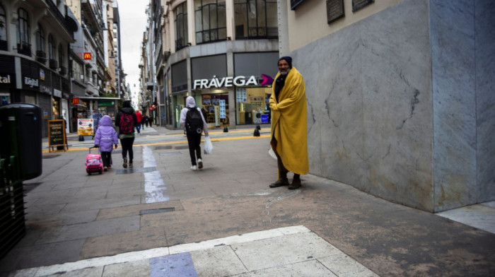 Vanredni plan u Parizu zbog hladnog talasa: Obezbeđeno 500 novih mesta za beskućnike