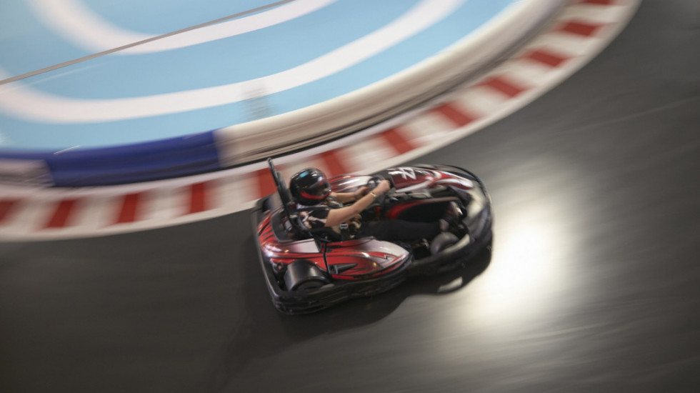 Karting centar "Turbomax": Nezaboravno adrenalinsko iskustvo na dve profesionalne staze u zatvorenom