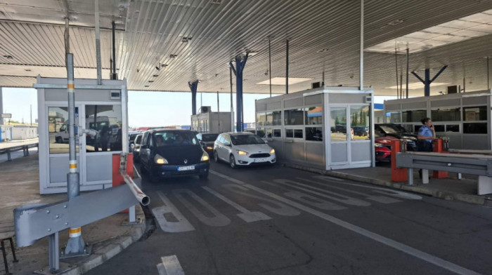 AMSS: Putnička vozila se na granicama na izlazu zadržavaju samo na Gradini